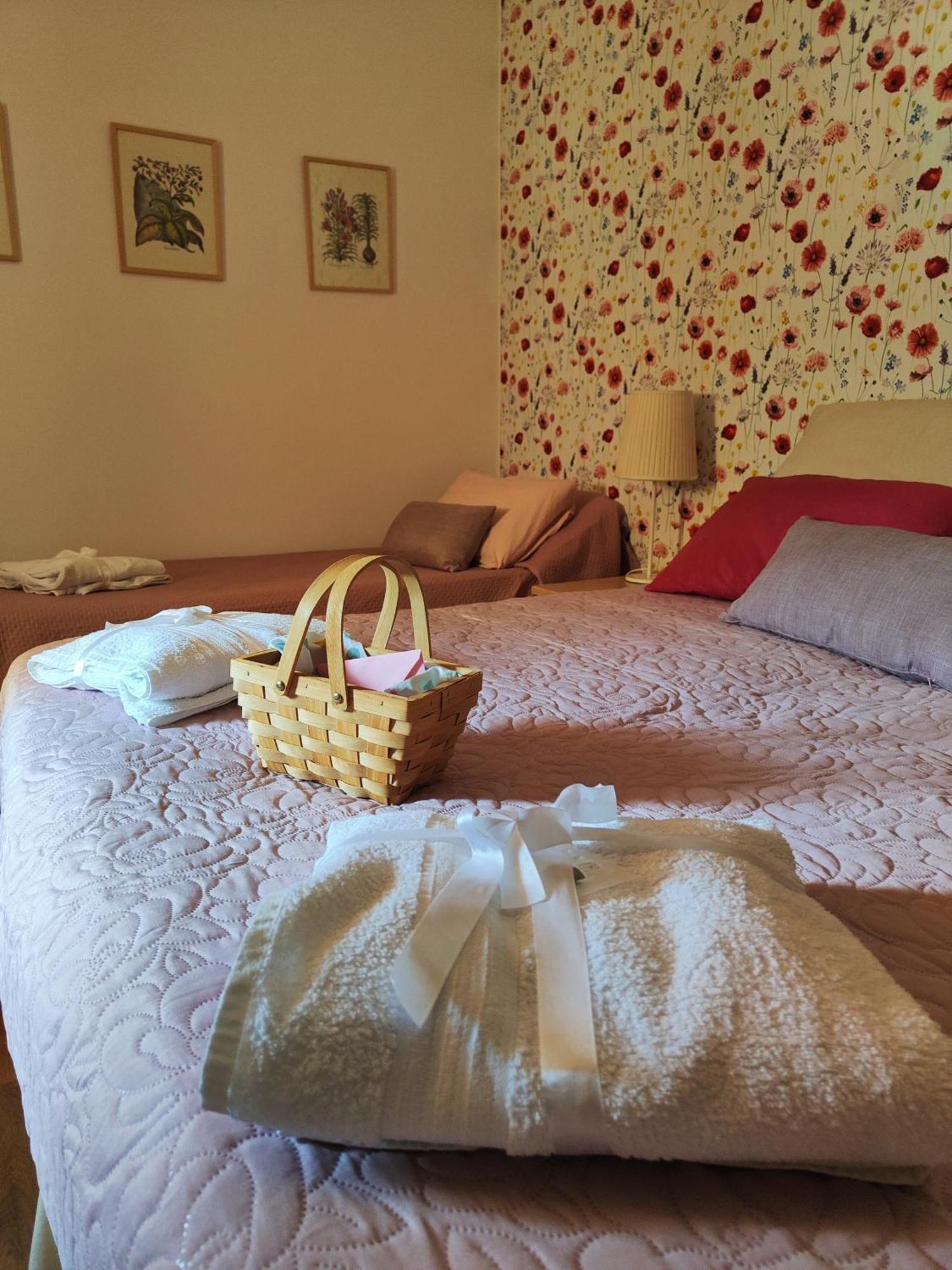Casale Dei Ricordi Bed and Breakfast Arce Exteriör bild