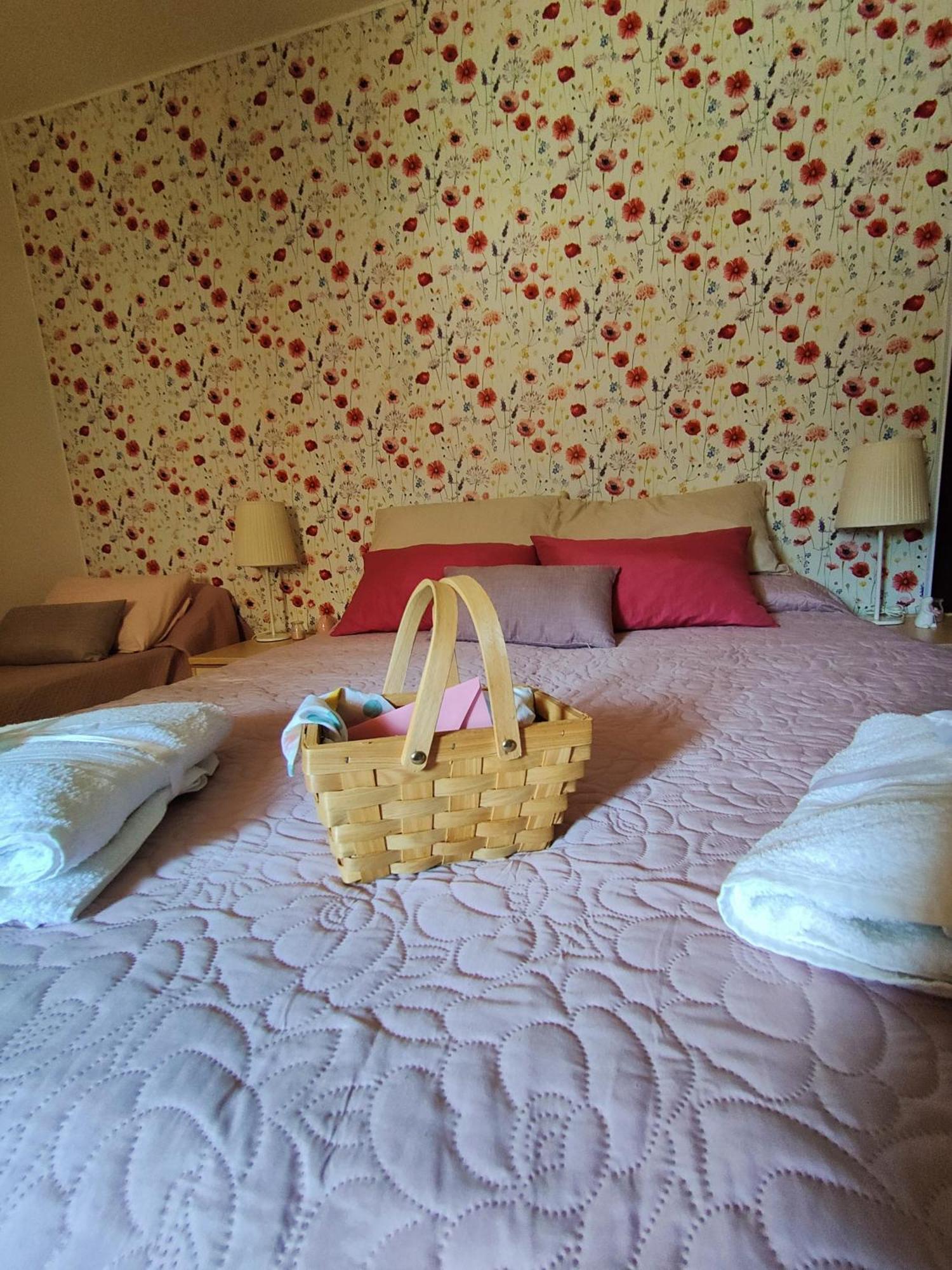Casale Dei Ricordi Bed and Breakfast Arce Exteriör bild
